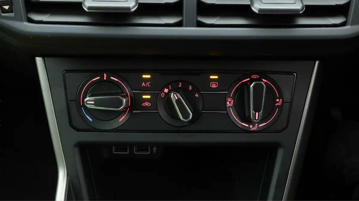 2020-volkswagen-polo-10-tsi-match-big-12