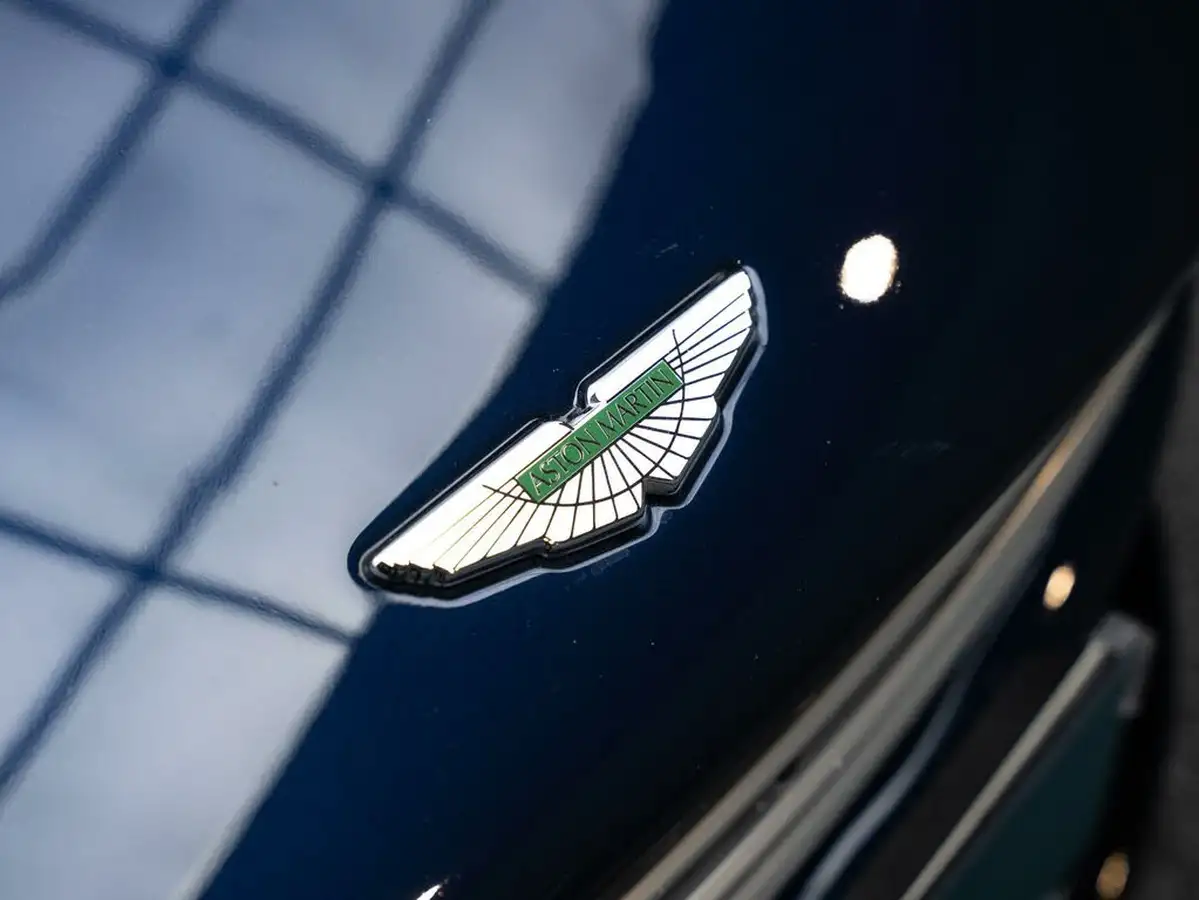 2018-aston-martin-db11-40-v8-big-28