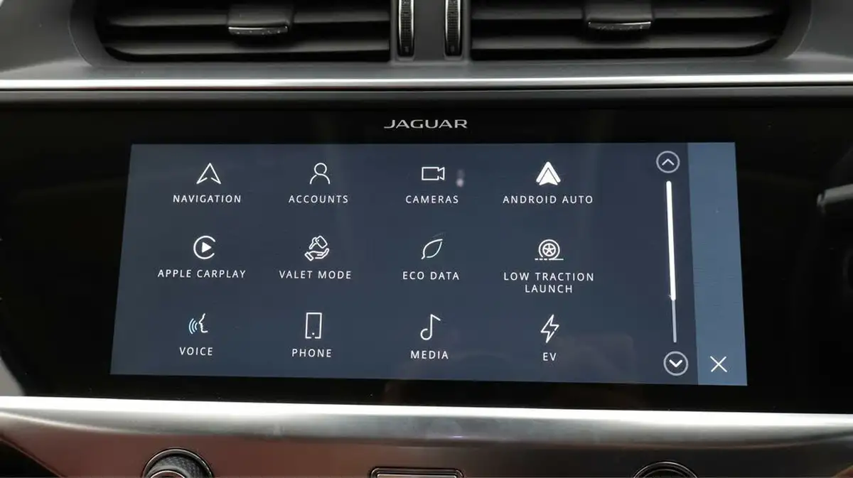 2021-jaguar-i-pace-ev400-hse-big-27