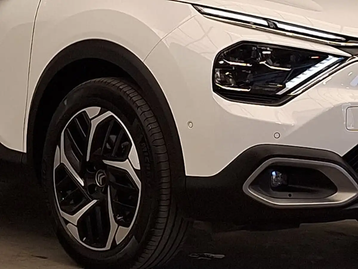 2022-citroen-c4-12-puretech-shine-130ps-big-8