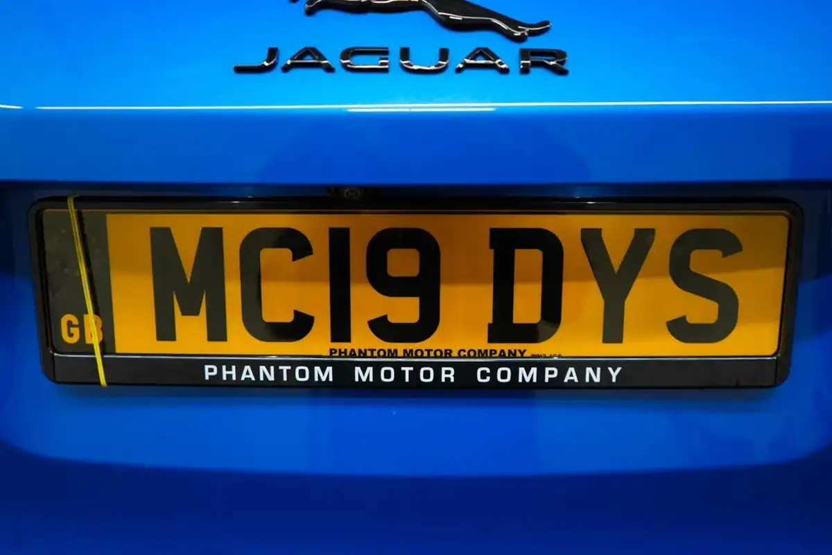 2019-jaguar-f-pace-50-v8-sc-svr-ss-big-12