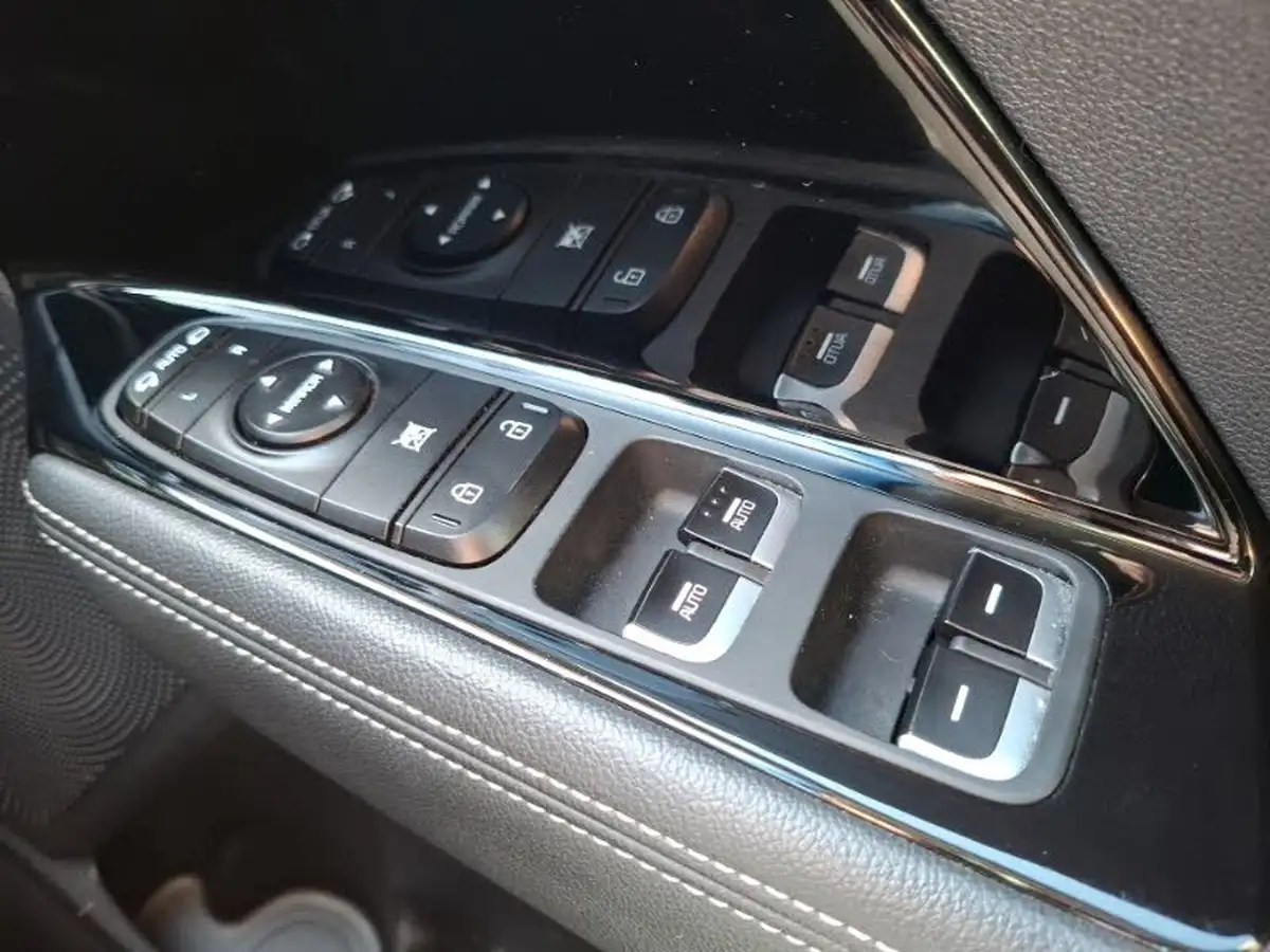 2022-kia-niro-16-gdi-3-156kwh-big-16
