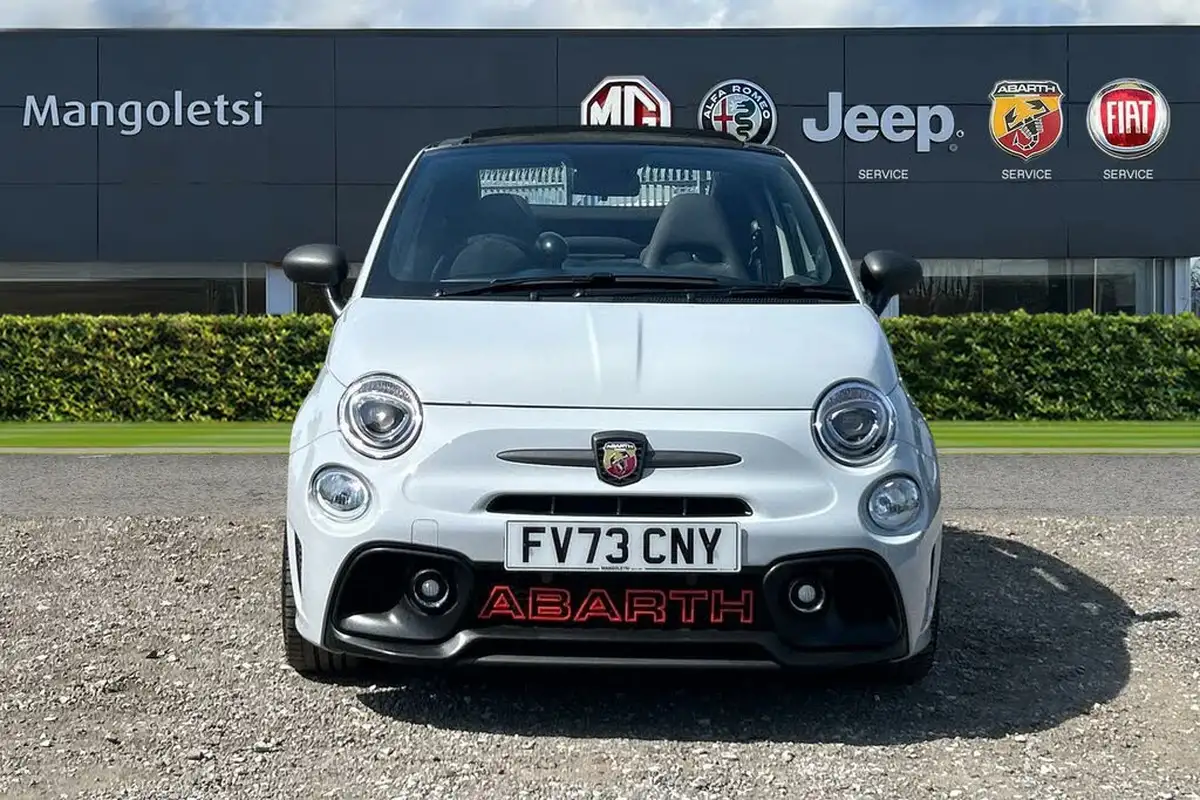 2023-abarth-695c-14-tjet-competizione-big-7