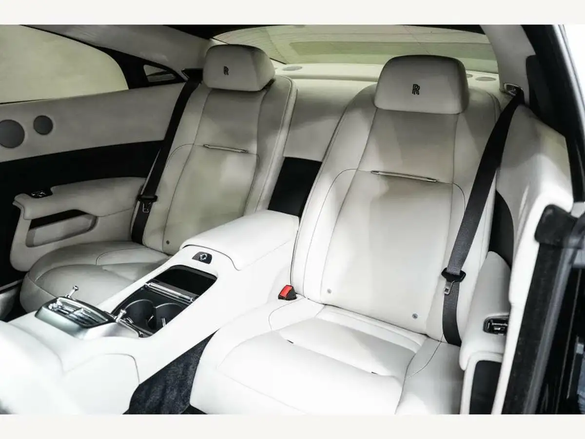 2017-rolls-royce-wraith-66-no-trim-big-10
