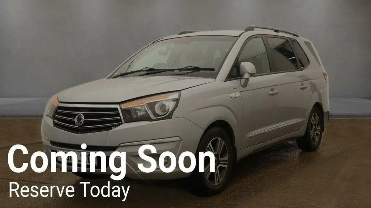 2015-kgm-ssangyong-turismo-20td-ex-awd-big-10