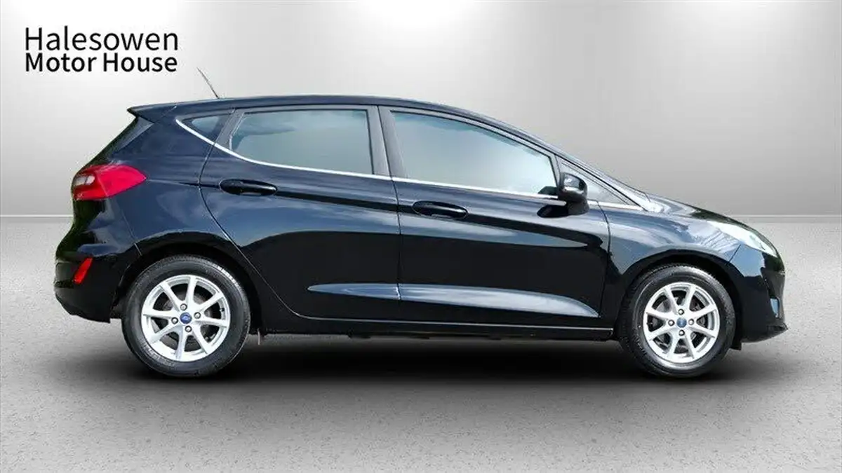 2018-ford-fiesta-10t-zetec-5d-big-2