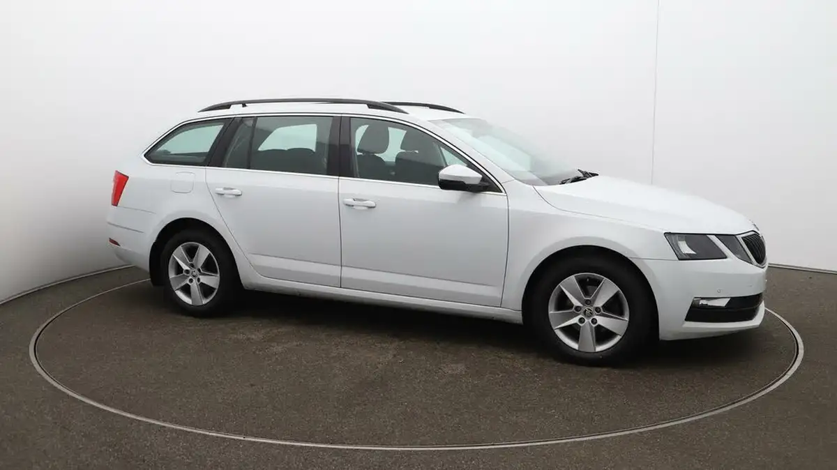 2020-skoda-octavia-16tdi-se-technology-estate-big-45