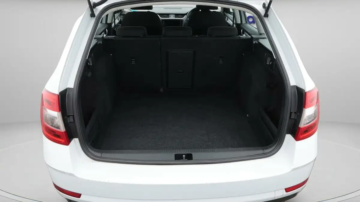 2020-skoda-octavia-16tdi-se-technology-estate-big-17