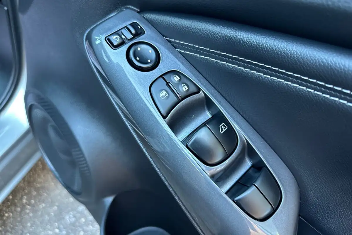 2024-nissan-juke-10-dig-t-n-connecta-dct-big-27