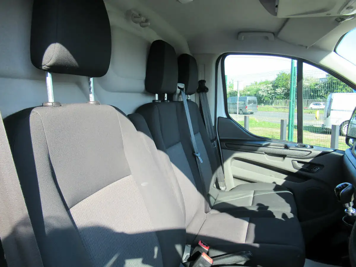 2020-ford-transit-custom-20tdci-300-l1h2-leader-105pseu6dt-big-26