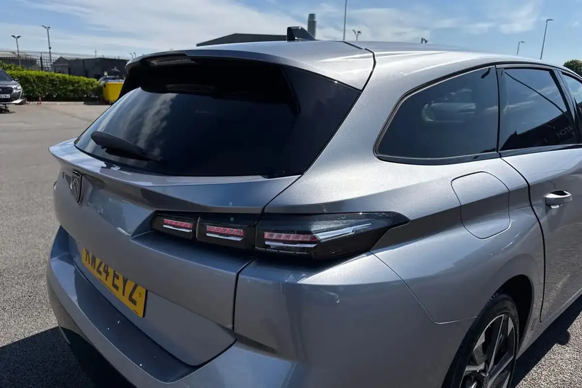 2024-peugeot-308-sw-12-puretech-allure-130ps-ss-eat8-big-31