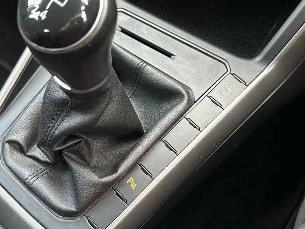 2018-volkswagen-polo-10-tsi-se-big-22