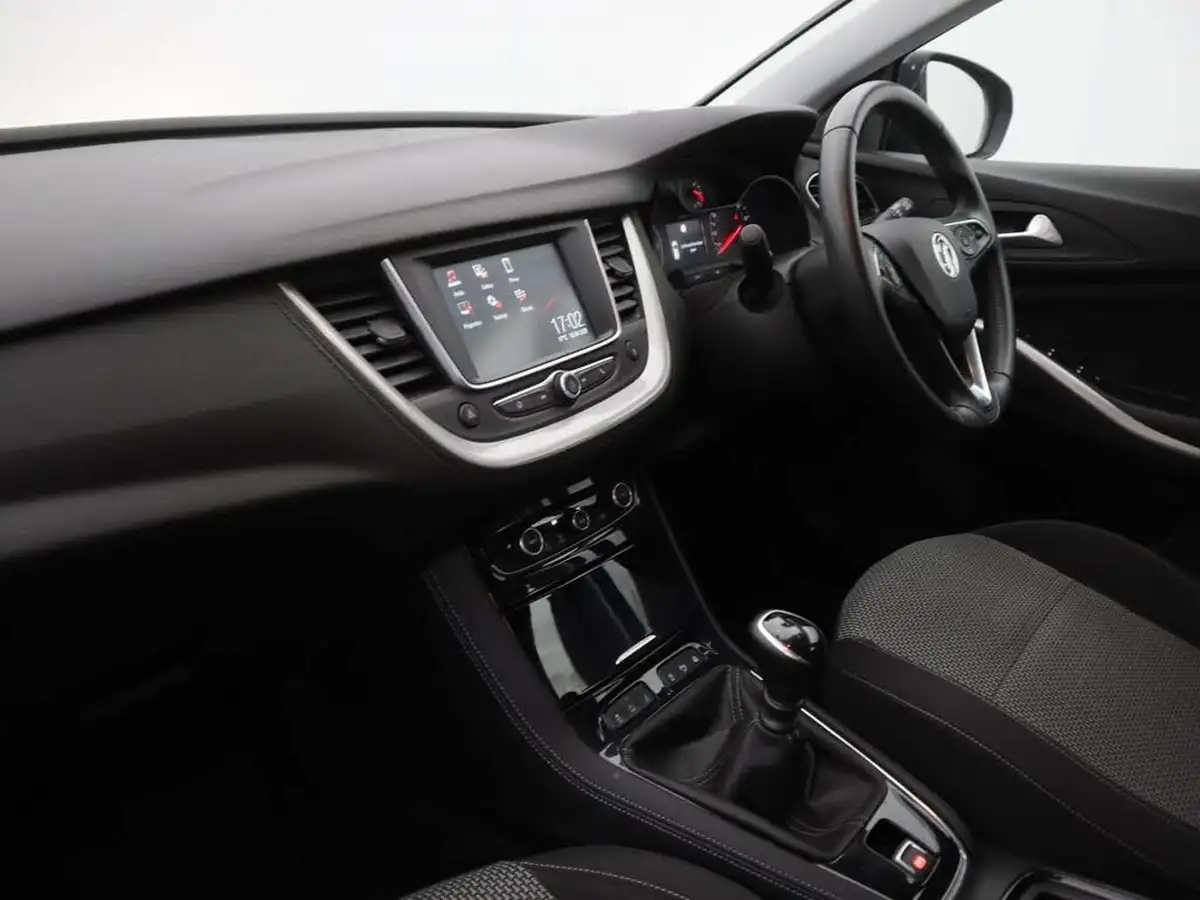2019-vauxhall-grandland-x-12-se-big-12