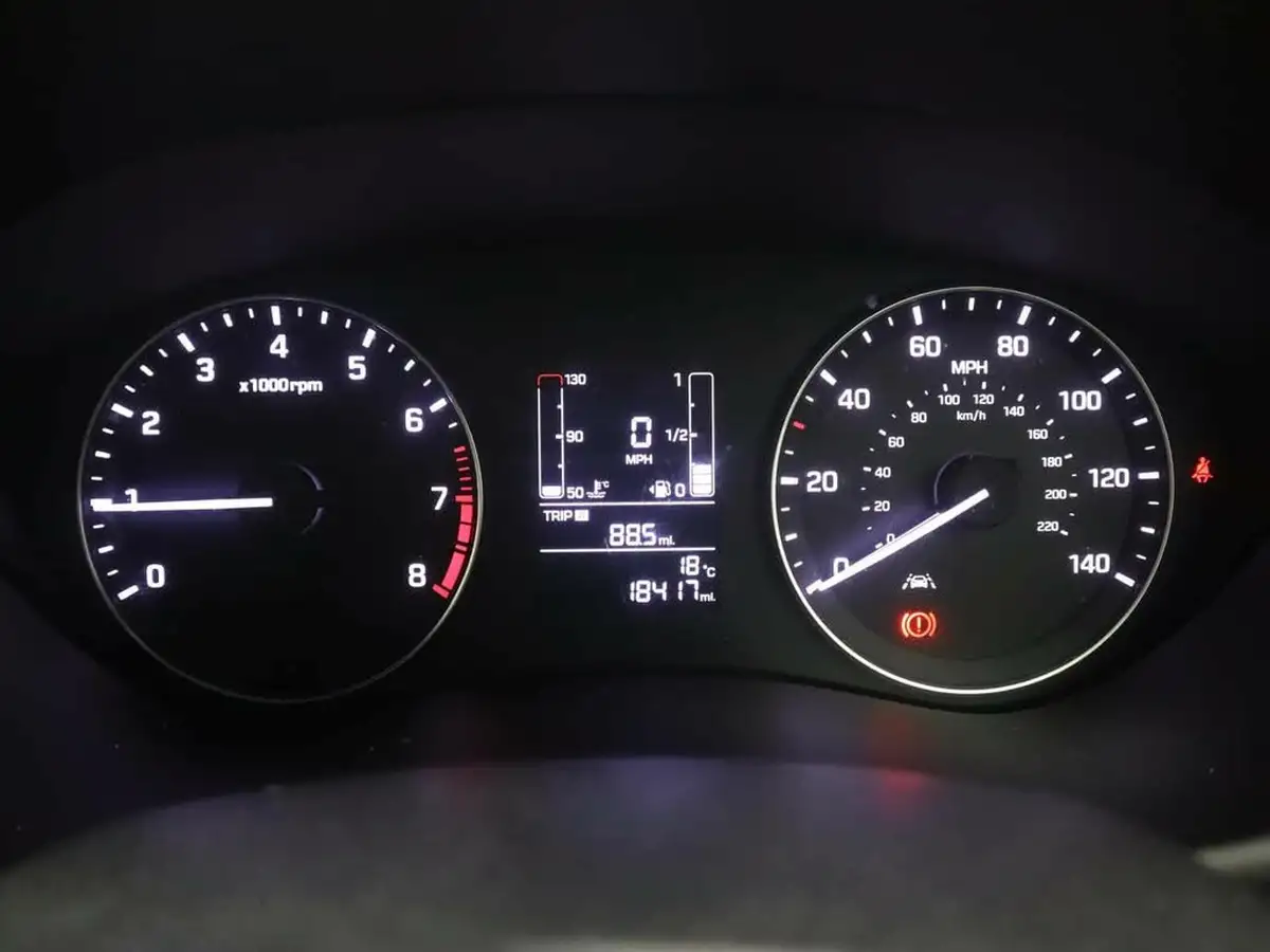 2018-hyundai-i20-12-go-se-big-16