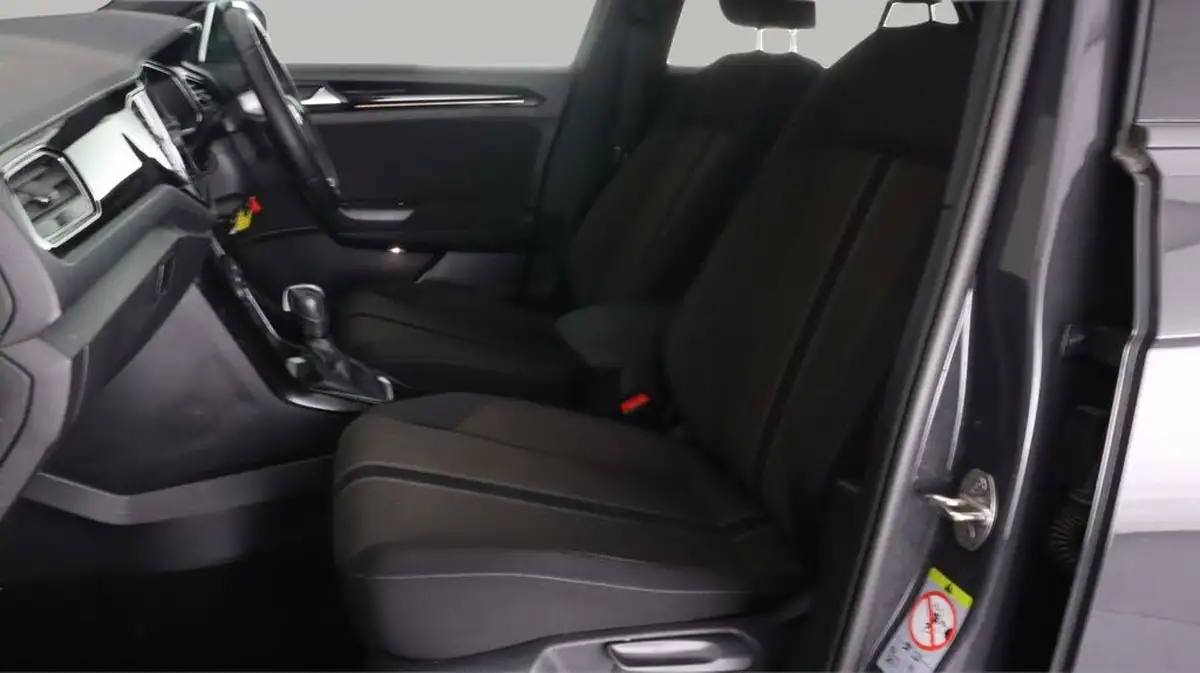 2021-volkswagen-t-roc-15-tsi-black-edition-dsg-big-13