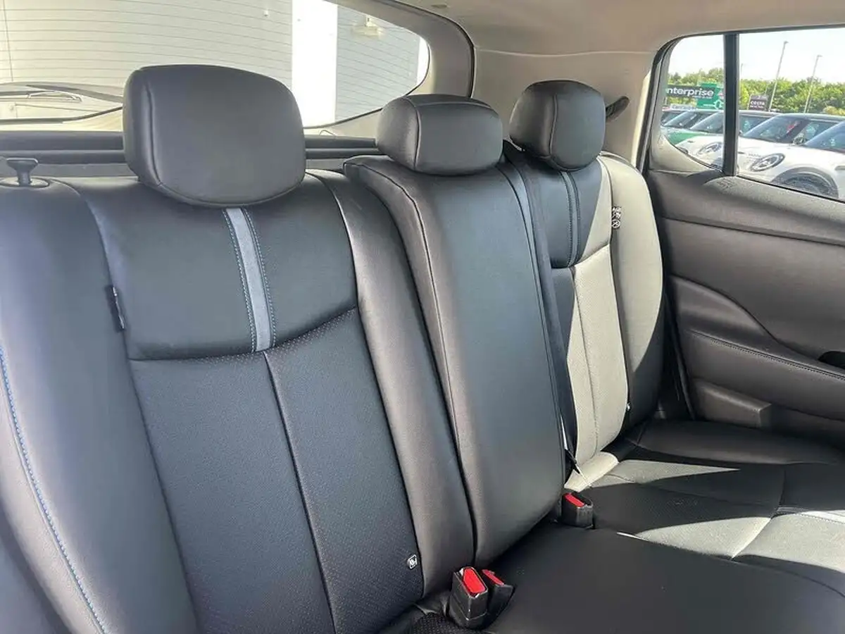 2021-nissan-leaf-e-tekna-big-32