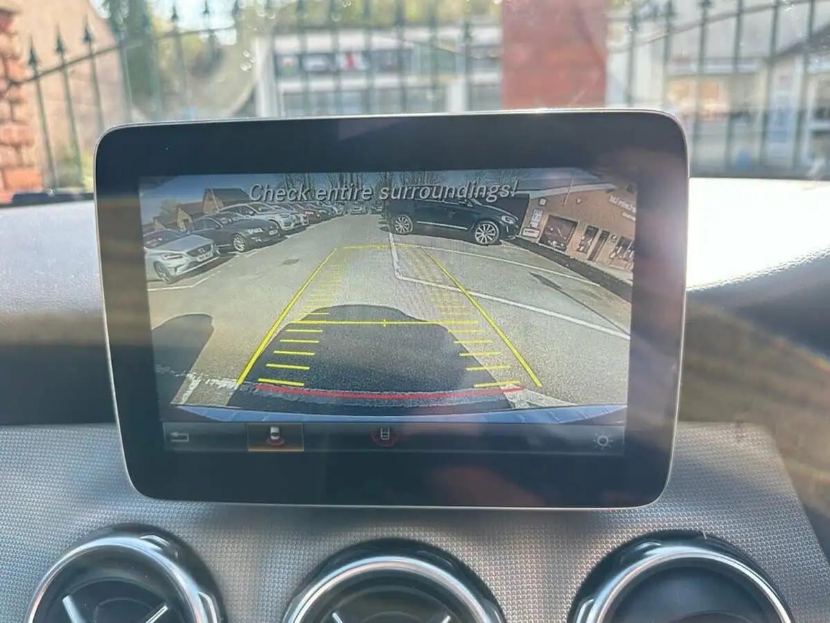2018-mercedes-benz-gla-class-21d-gla-200d-sport-134bhp-ss-7g-dct-big-11