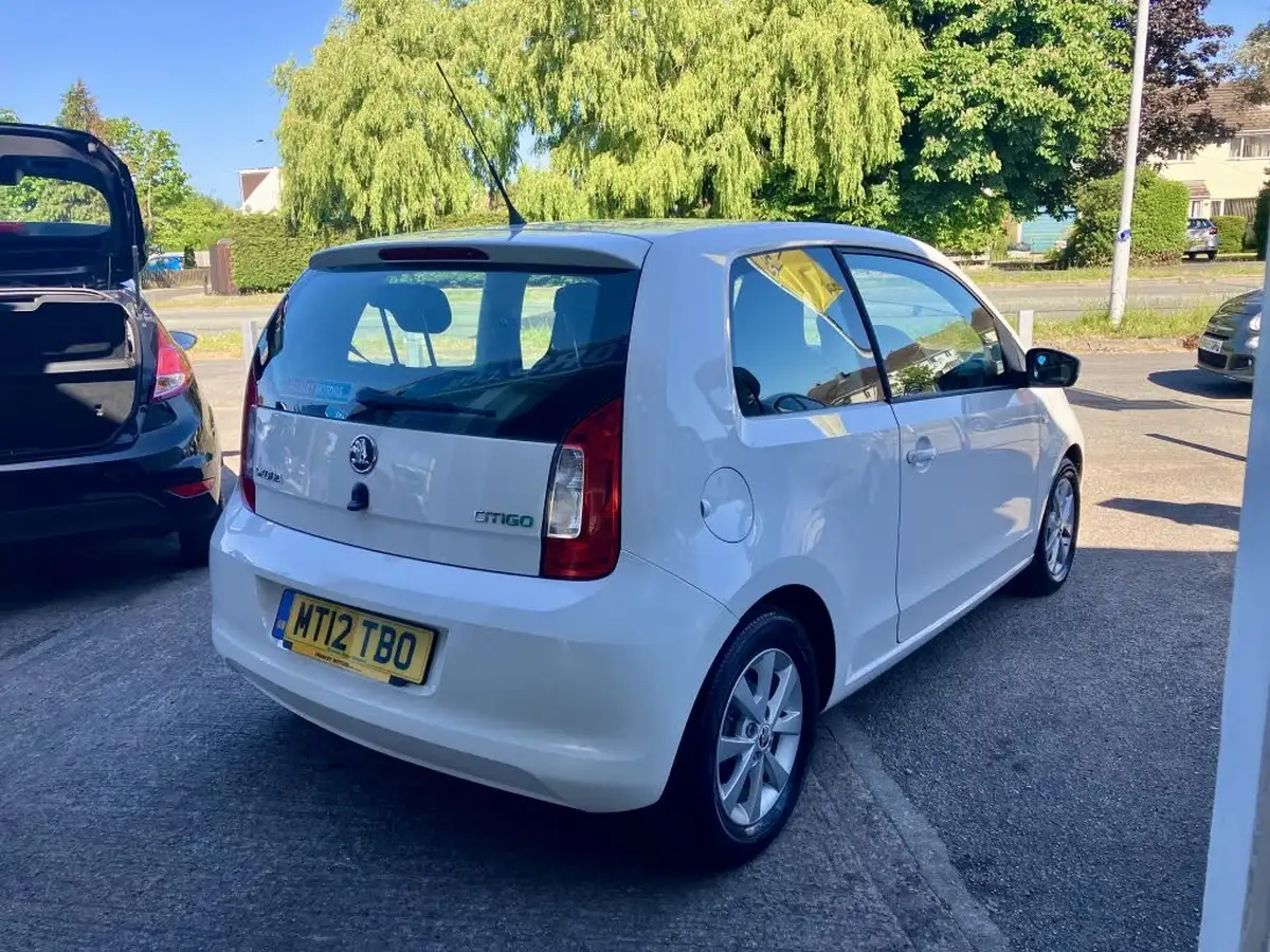 2012-skoda-citigo-10-se-59bhp-3d-big-6