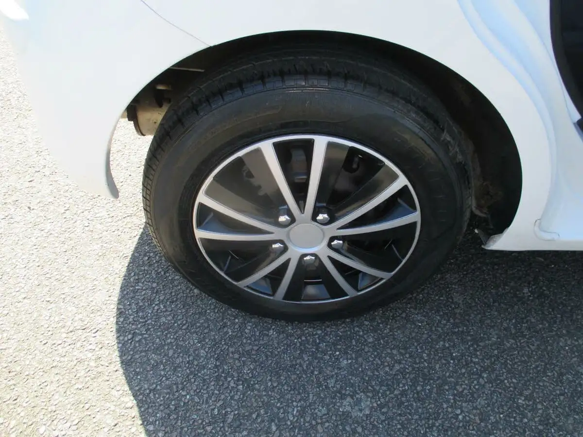2013-nissan-micra-12-30th-anniversary-big-9