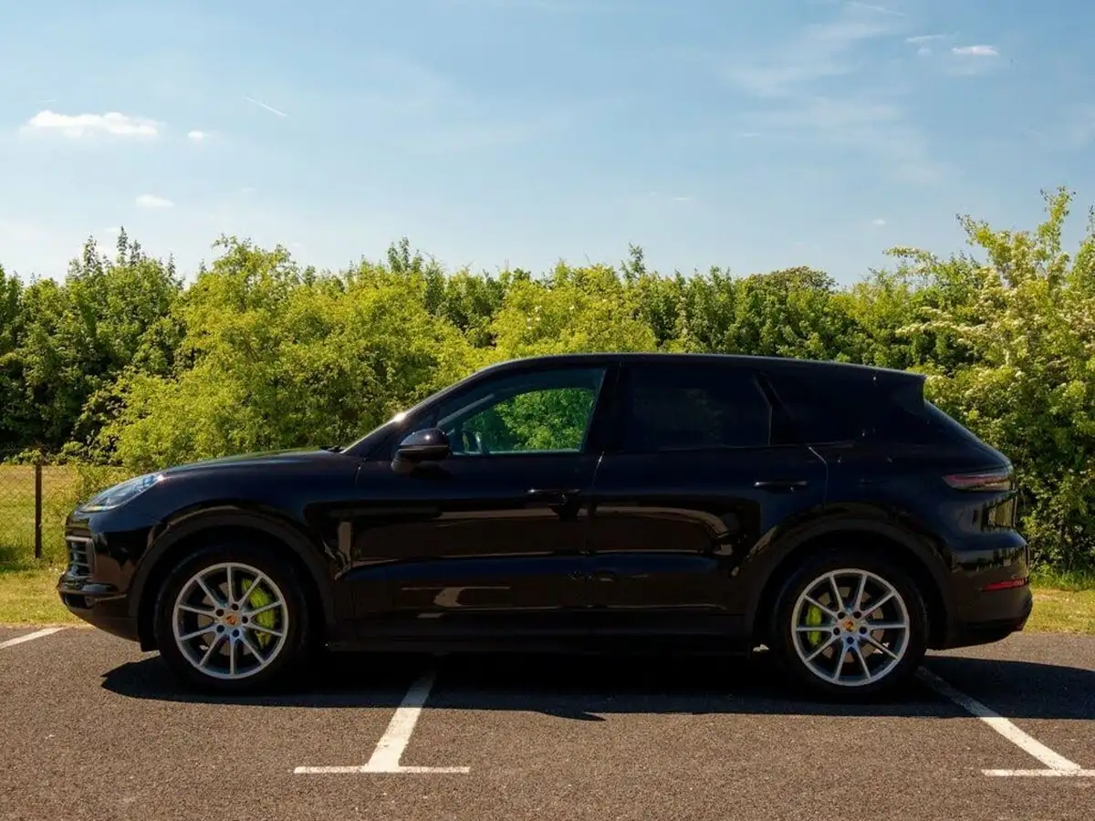 2018-porsche-cayenne-30-v6-e-hybrid-big-6
