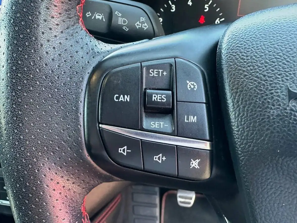 2018-ford-focus-10t-st-line-x-125ps-hatchback-big-27