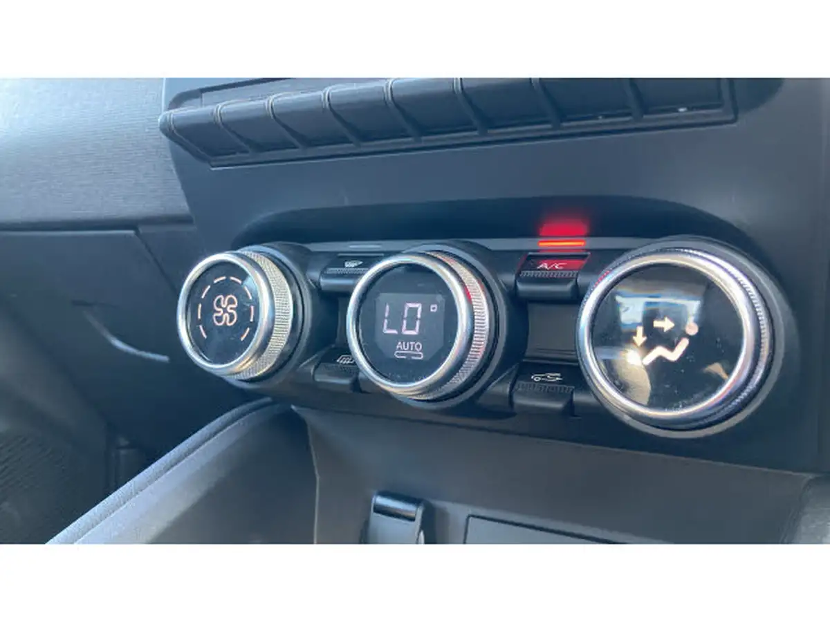 2024-renault-clio-10-tce-evolution-big-33