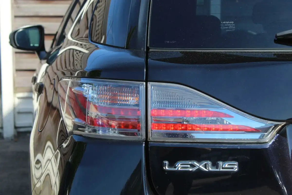 2014-lexus-ct-200h-18-advance-big-6