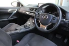 2014-lexus-ct-200h-18-advance-small-17
