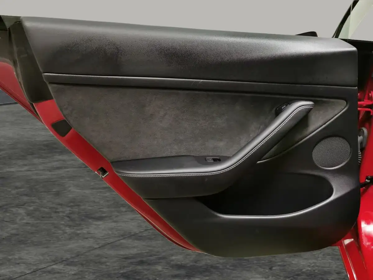 2022-tesla-model-3-e-long-range-big-35