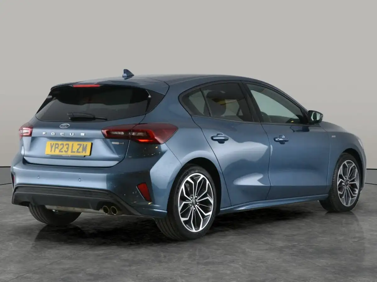 2023-ford-focus-10t-st-line-vignale-155ps-hybrid-mhev-hatchback-powershift-big-12