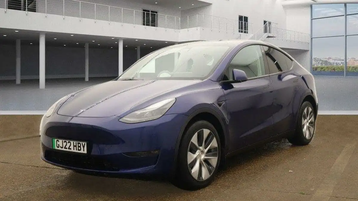 2022-tesla-model-y-e-long-range-big-2