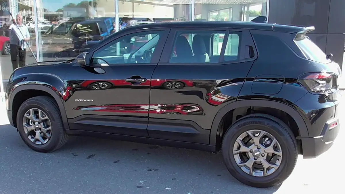 2025-jeep-avenger-12-gse-longitude-big-2