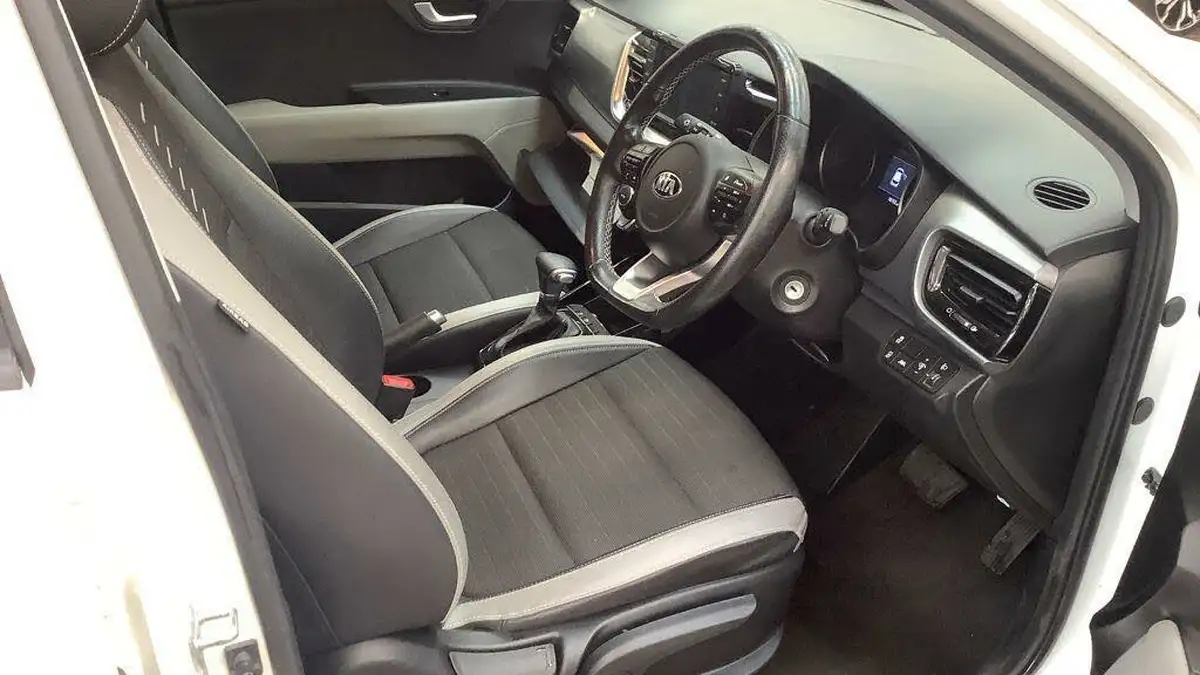2020-kia-stonic-10-t-gdi-3-dct-big-13
