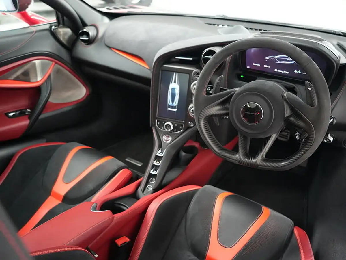 2018-mclaren-720s-40-luxury-big-38