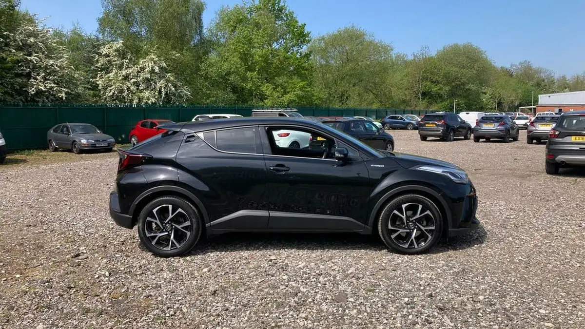 2022-toyota-c-hr-18-vvt-i-design-big-15