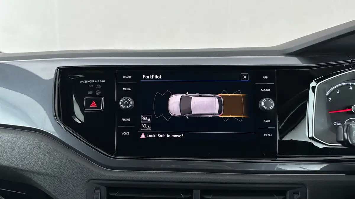 2019-volkswagen-polo-10-tsi-r-line-115ps-big-32