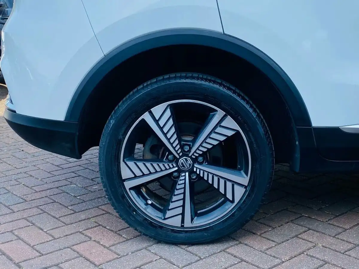 2020-mg-zs-suv-e-excite-ev-big-7