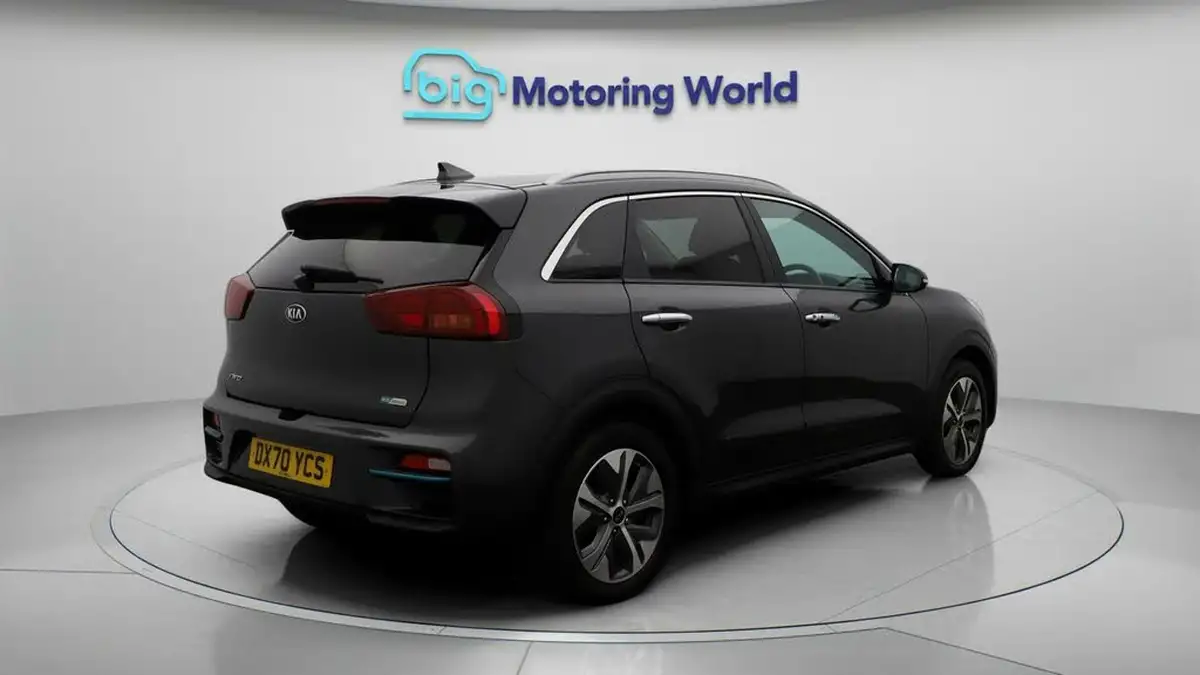 2021-kia-e-niro-ev-3-big-7