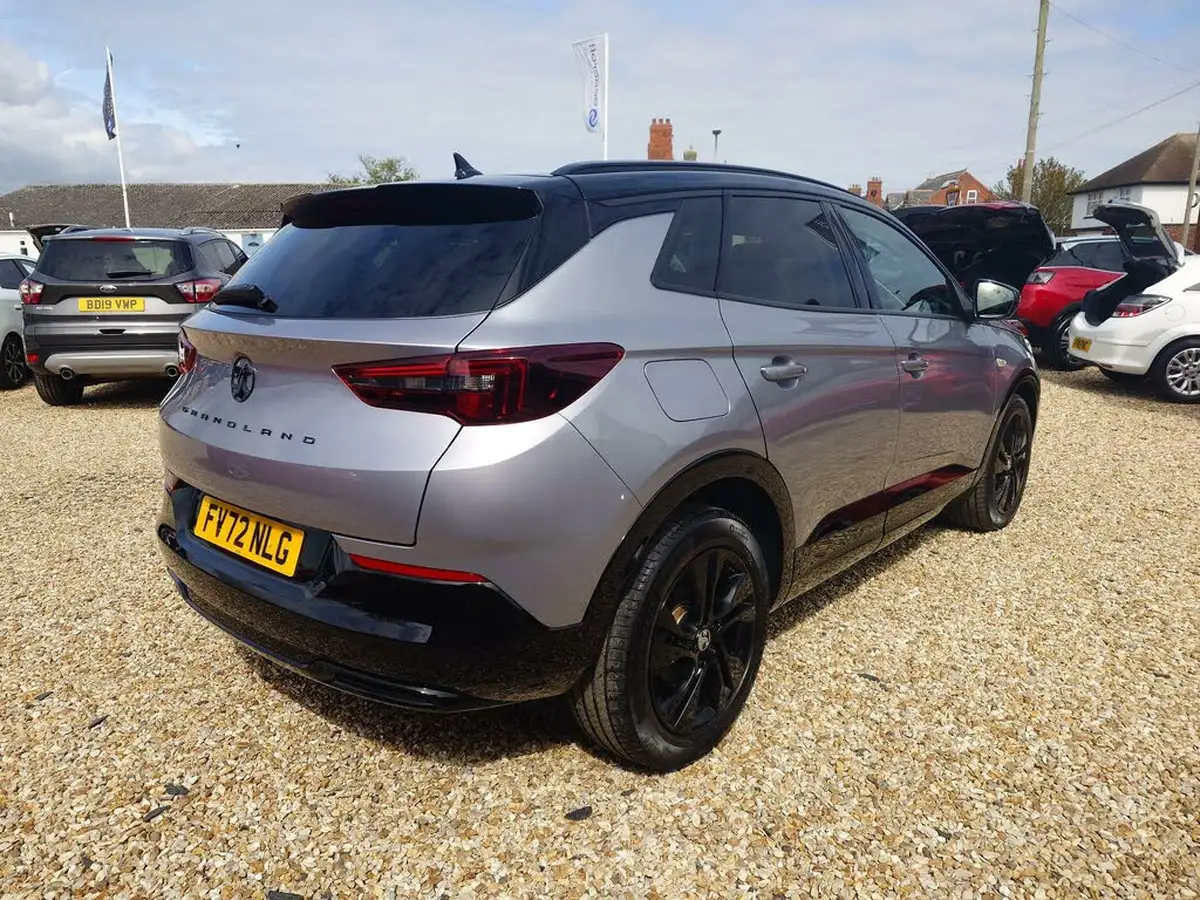 2022-vauxhall-grandland-12-gs-line-big-5