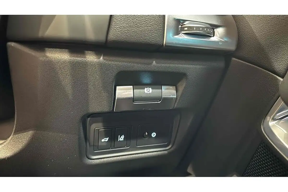 2018-jaguar-e-pace-20-i4-r-dynamic-s-200ps-big-32