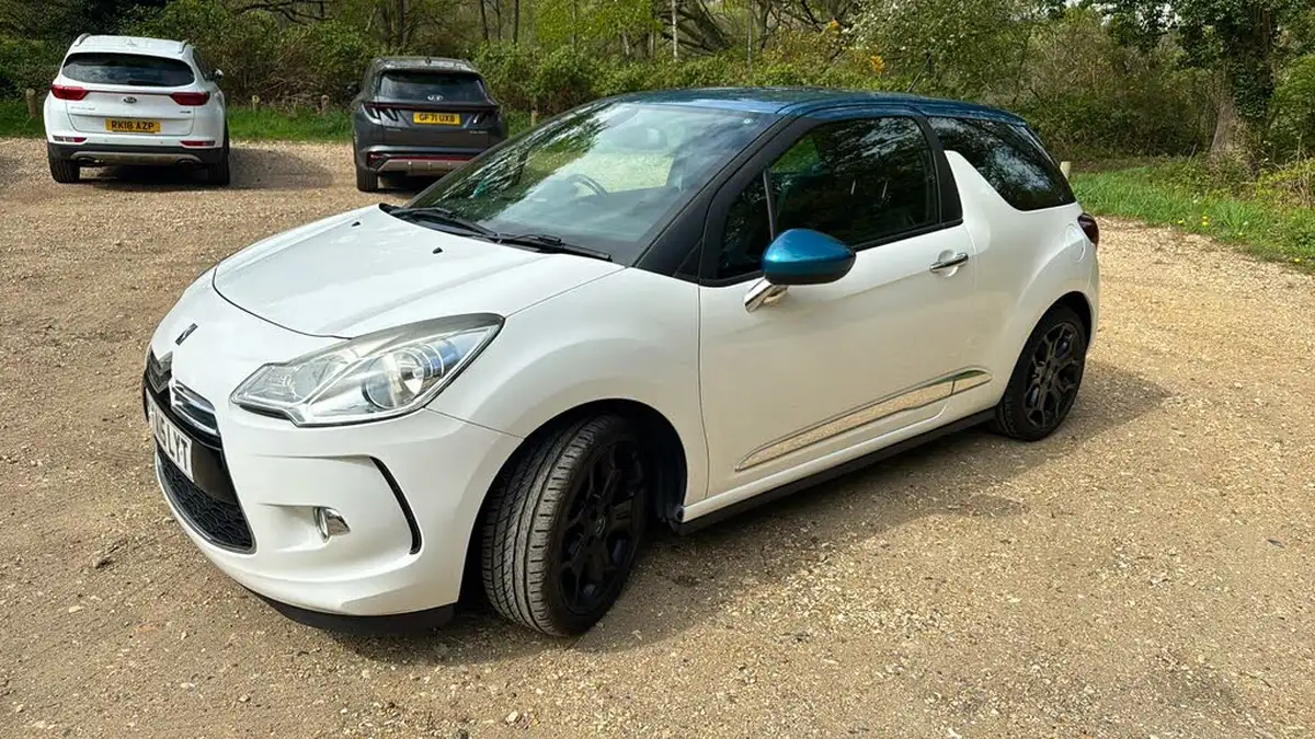 2015-citroen-ds3-12-dstyle-plus-big-73