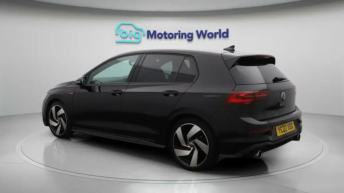 2022-volkswagen-golf-20-tsi-gti-dsg-big-5