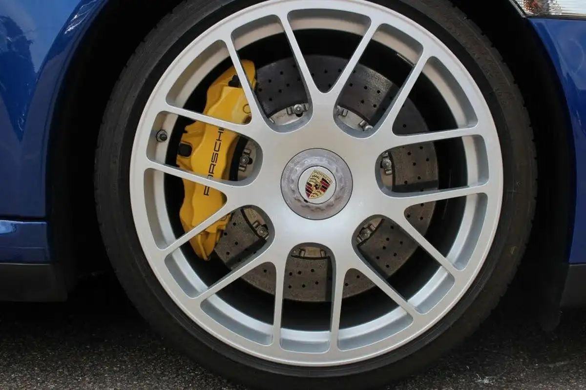 2010-porsche-911-38-turbo-s-coupe-big-26