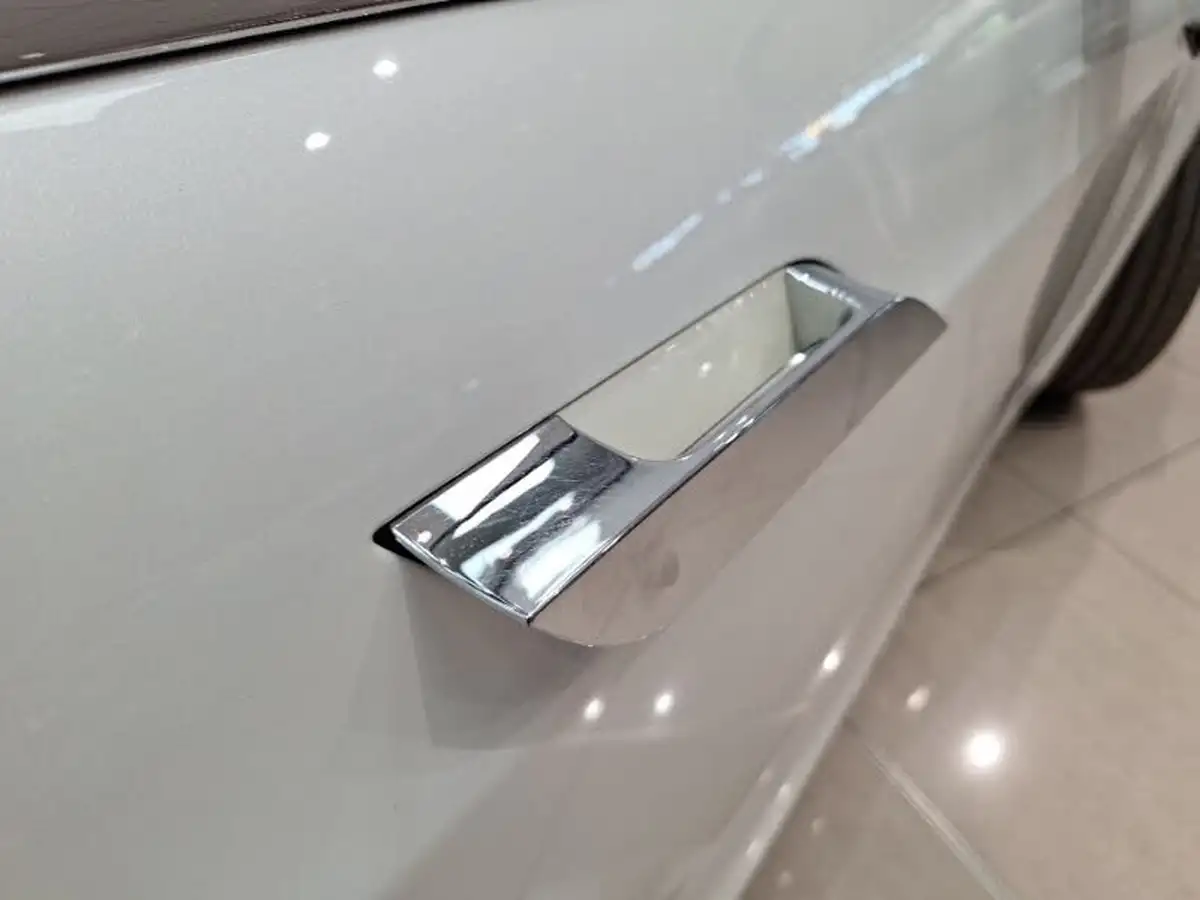 2019-tesla-model-s-e-long-range-big-12