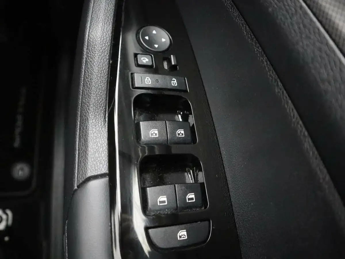 2022-kia-sportage-16-t-gdi-3-226bhp-hev-1598cc-auto-big-38