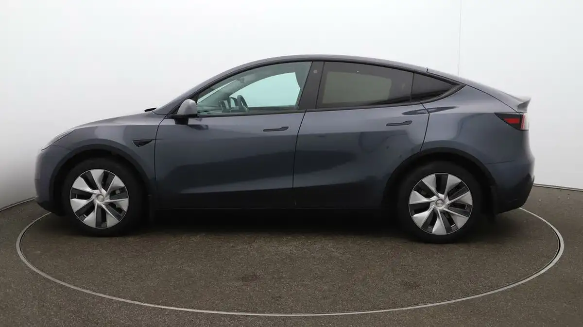 2023-tesla-model-y-e-rwd-big-55