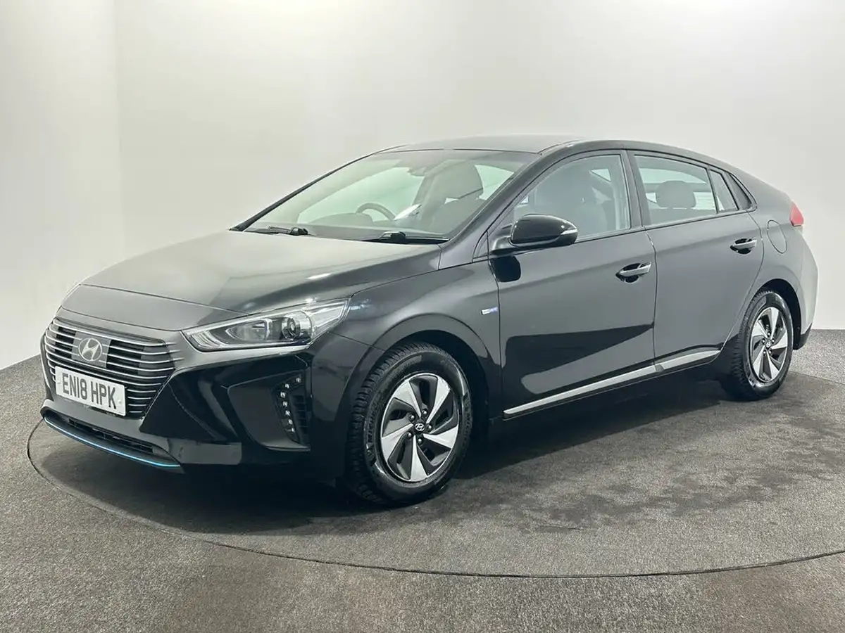2018-hyundai-ioniq-16-gdi-se-hybrid-big-3