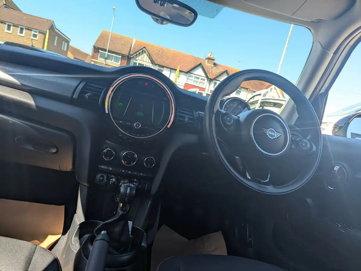 2018-mini-cooper-15-cooper-classic-ss-hatchback-5d-big-12