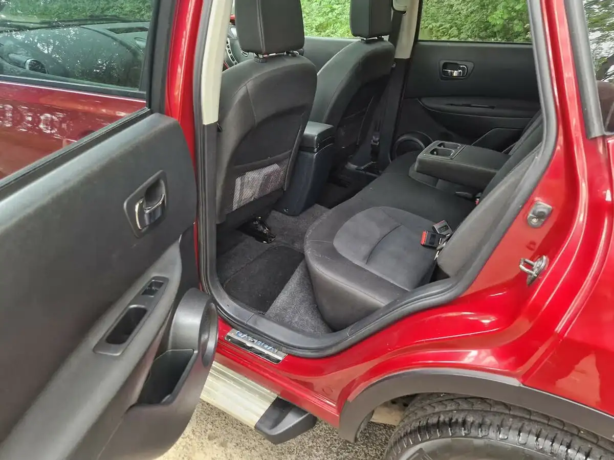 2010-nissan-qashqai-15td-n-tec-big-20