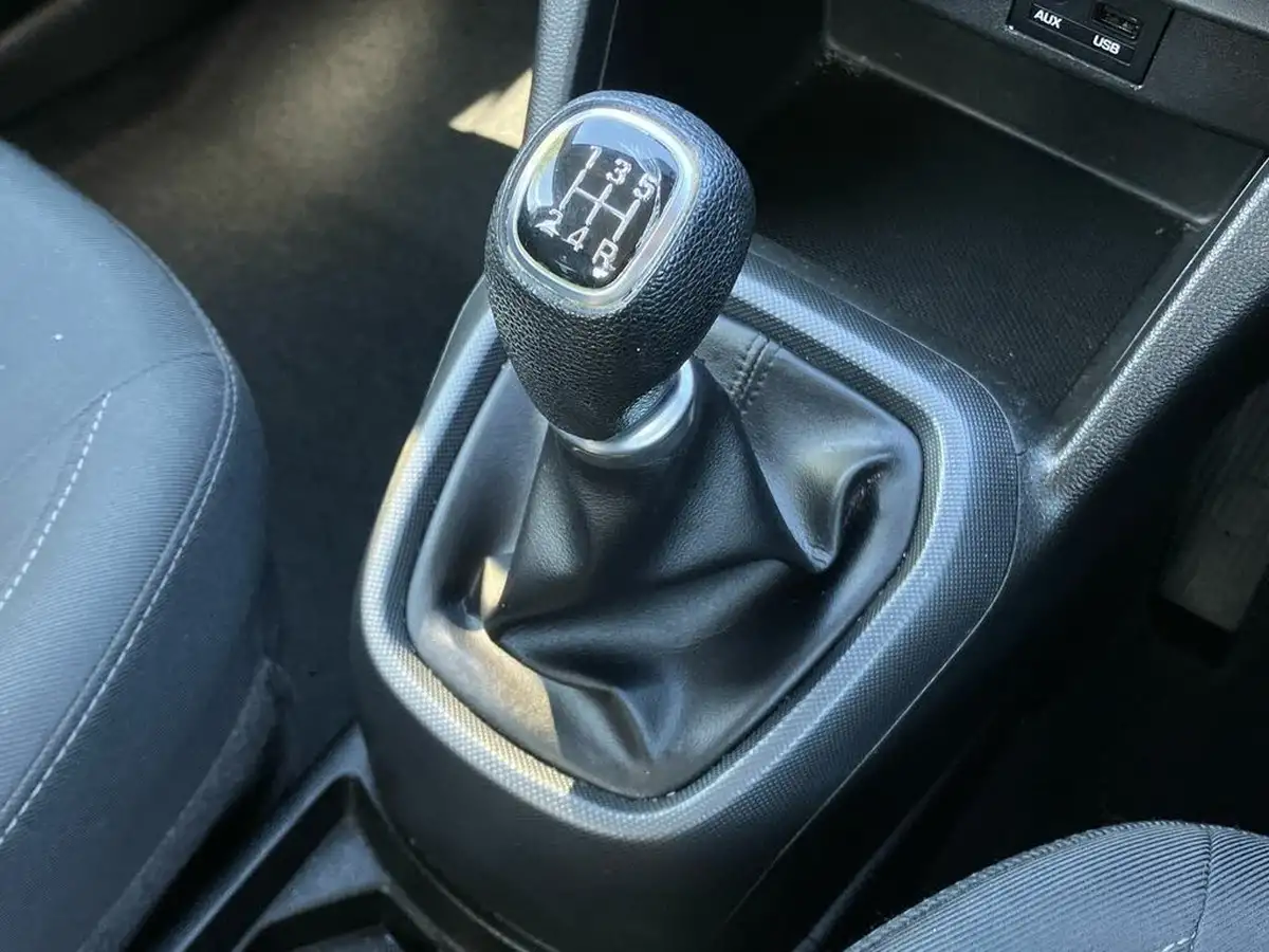 2018-hyundai-i10-10-se-66ps-big-39